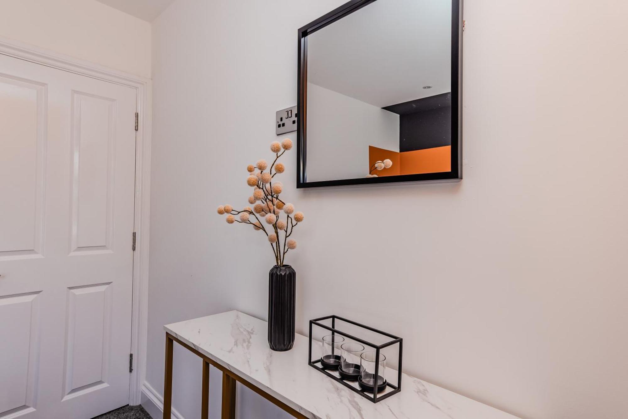 Super Central 2 Bedroom Flat I Next To Shopping Center & Brighton Beach Exterior photo
